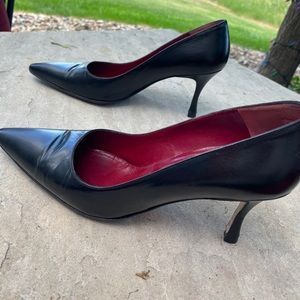 Manolo Blahnik black leather pumps